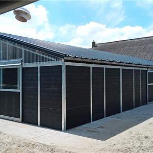 stal met middengang Barn